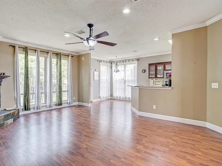 8016 Southern Pine Way — Photo 9