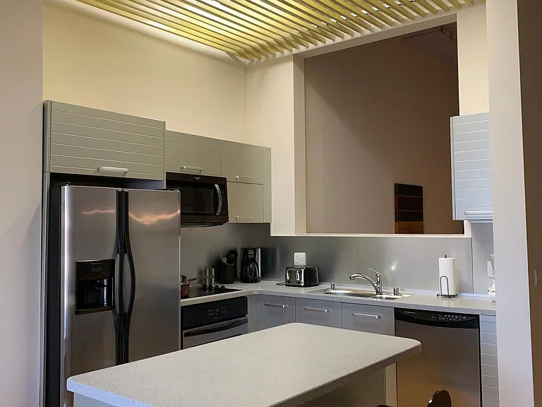Suite #9 - 2 bed/1 bath - 979 sq ft.