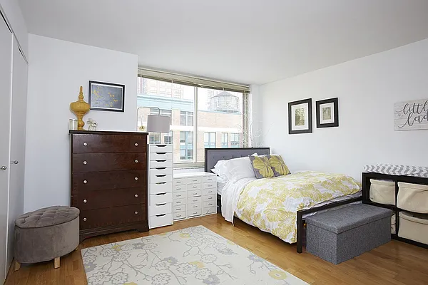 Rented by Compass | media 32