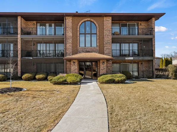 11112 S Heritage Dr #3B, Palos Hills, IL 60465