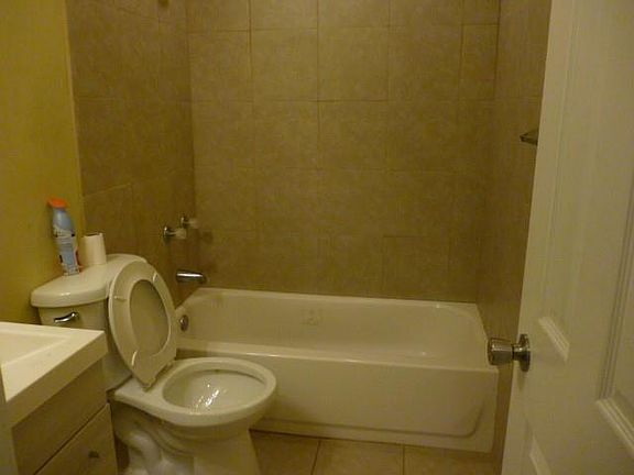 5th image of 2725 Penwood Pl