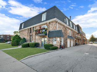 9836 Sayre Ave APT 15, Chicago Ridge, IL 60415
