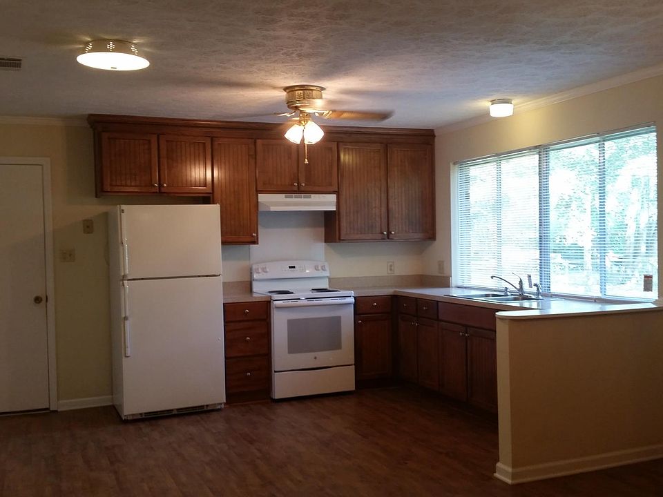 2nd image of 129 Westwood Dr