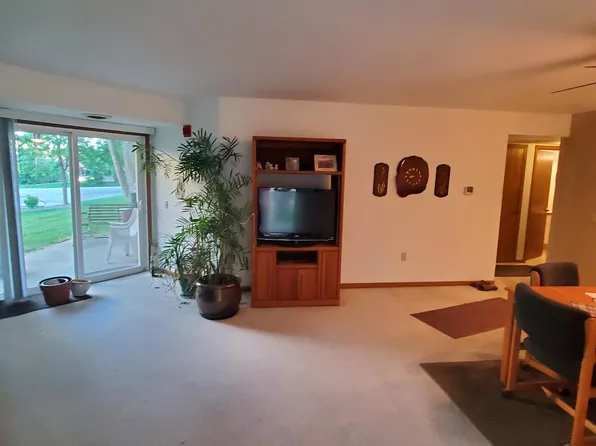 6253 Middleton Springs Dr, Middleton, WI 53562