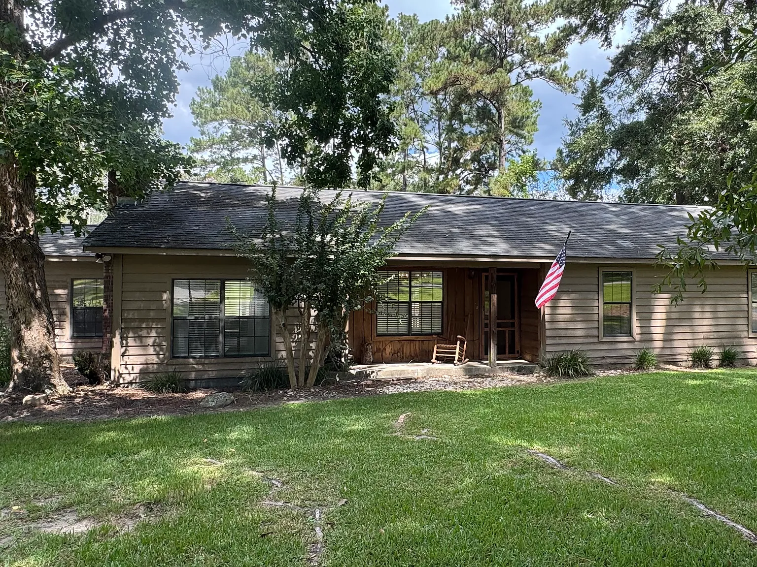 3 bed, 1600 sqft, $1,850 — Photo 2