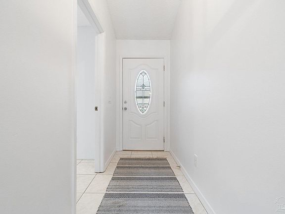 3rd image of 619 Saleta St