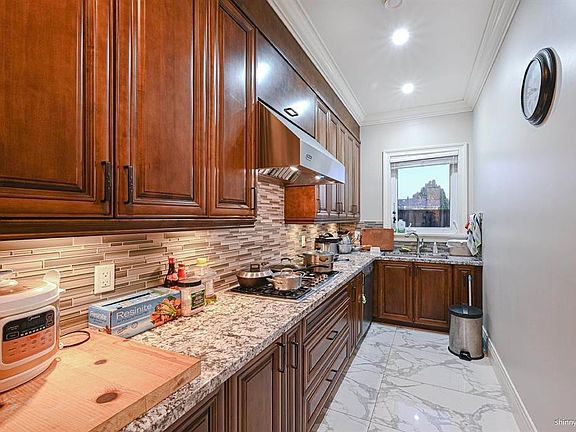 5th image of 9440 Alberta Rd