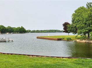 27 & 29 Prahls Dr, Neoga, IL 62447