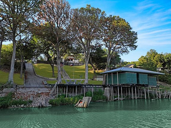 4th image of 351 River Springs Drive