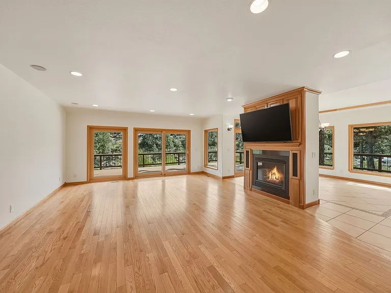 637 NW Silver Buckle Rd — Photo 54