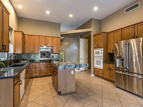 3rd image of 3138 E Windmere Dr