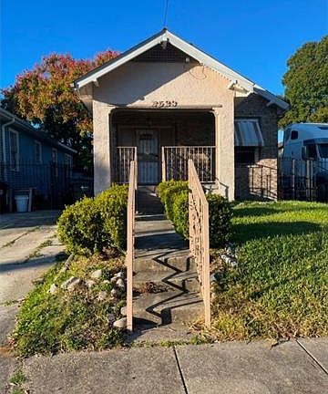 3rd image of 2523 Jasmine St