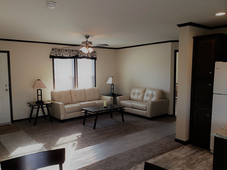 2nd image of 205 Meadowood Dr