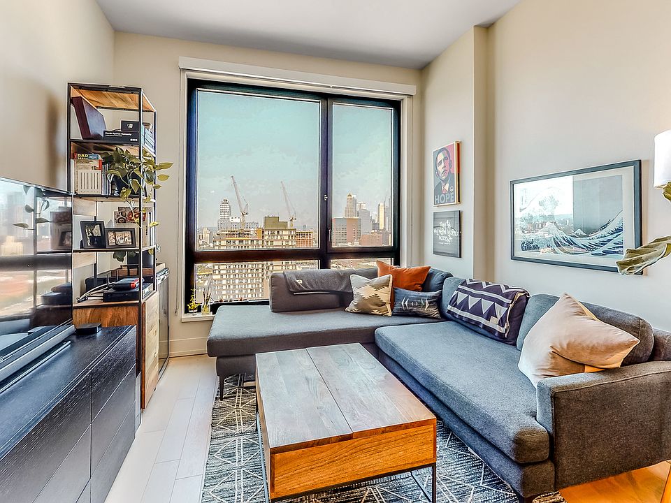 1st image of 550 Vanderbilt Ave #1520
