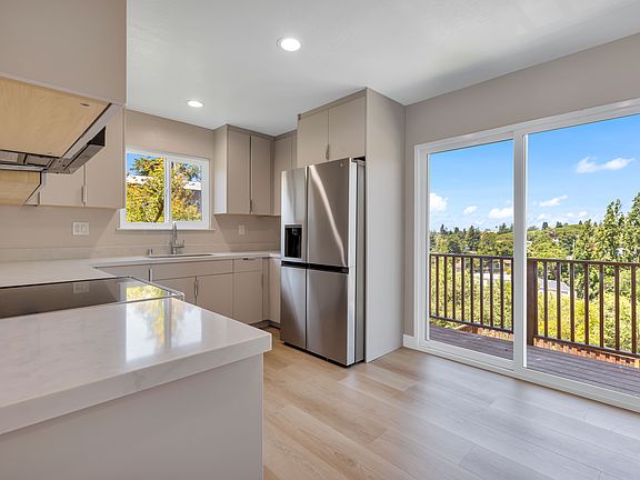 5th image of 3801 Lincoln Ave APT 6
