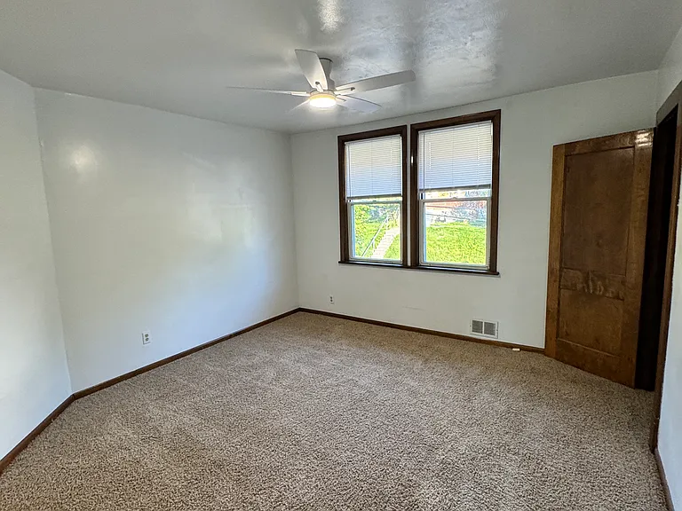 2810 Kenilworth St — Photo 9