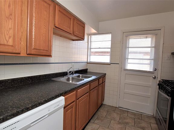 3rd image of 10788 Tropic Dr