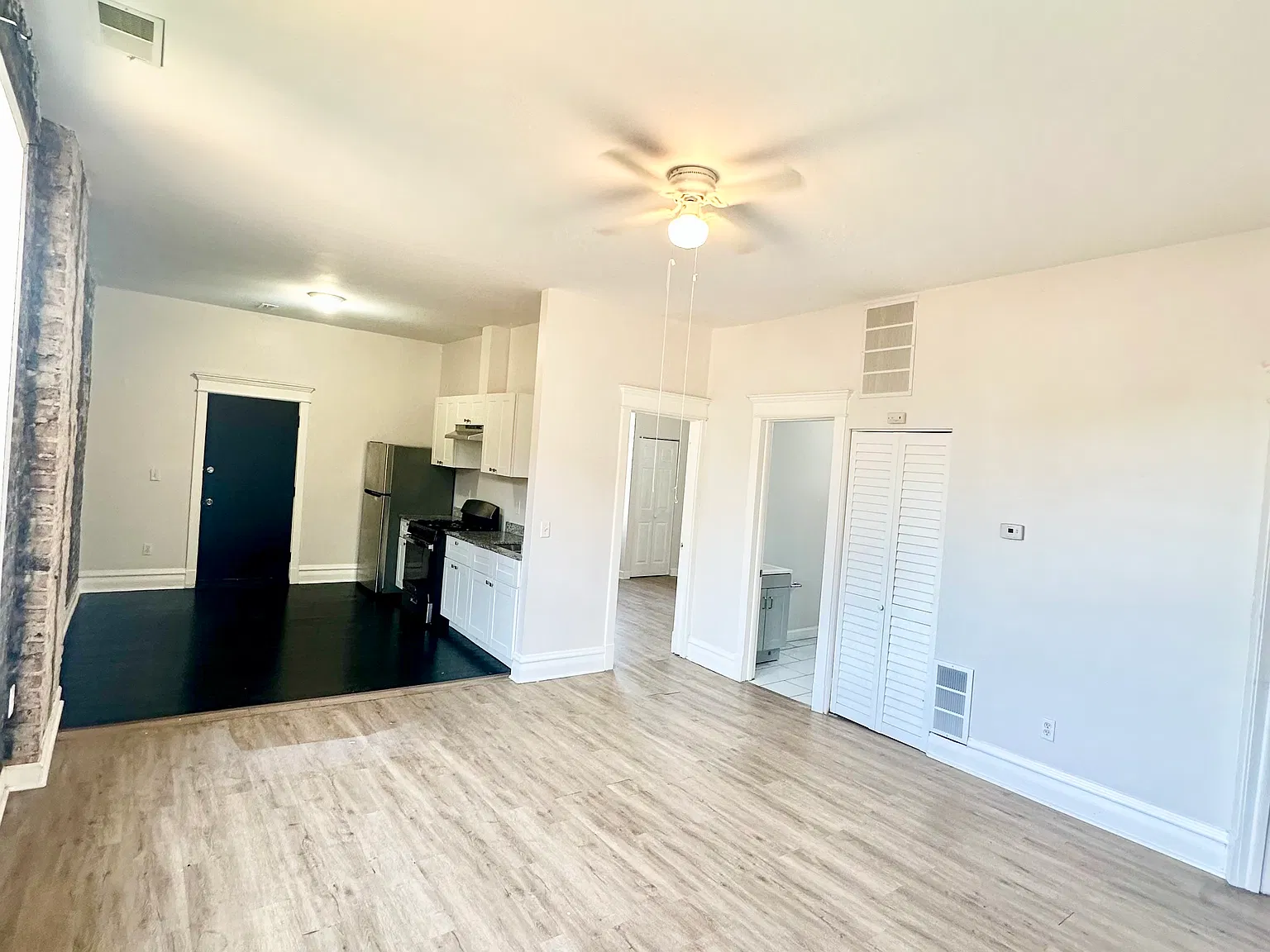 2238 S Homan Ave #2R — Photo 2