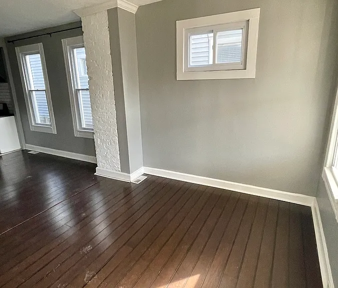 1335 W 61st St #2 — Photo 6