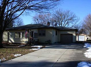 923 E 10th St S, Newton, IA 50208