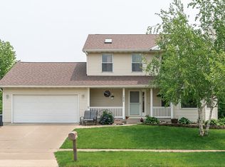7820 Pin Tail Dr NE, Cedar Rapids, IA 52402