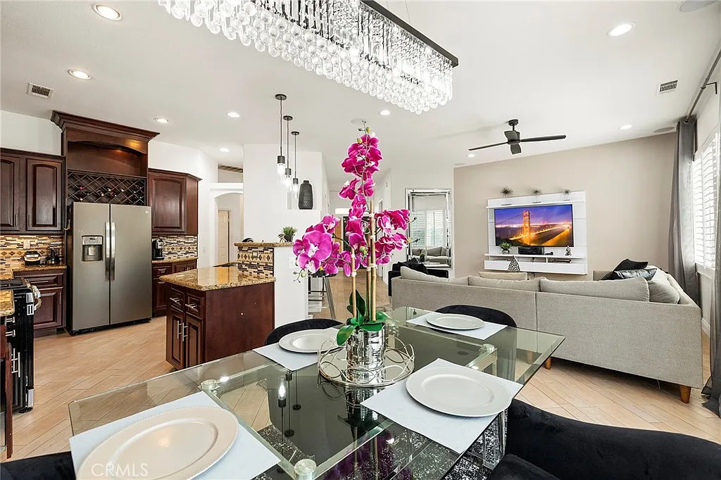 3 bed, 1466 sqft, $3,200 — Photo 4