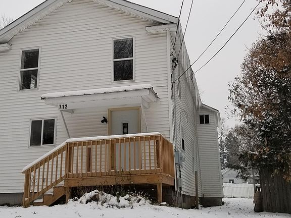 2nd image of 712 E Washington St