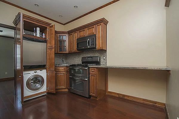1st image of 580A Gates Ave Floor 2