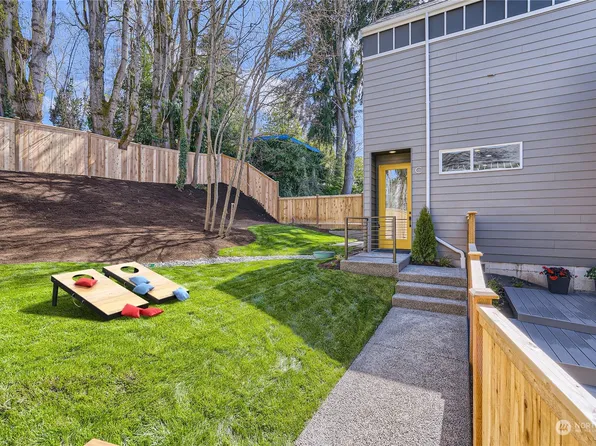 9522 3rd Avenue NE #C, Seattle, WA 98115