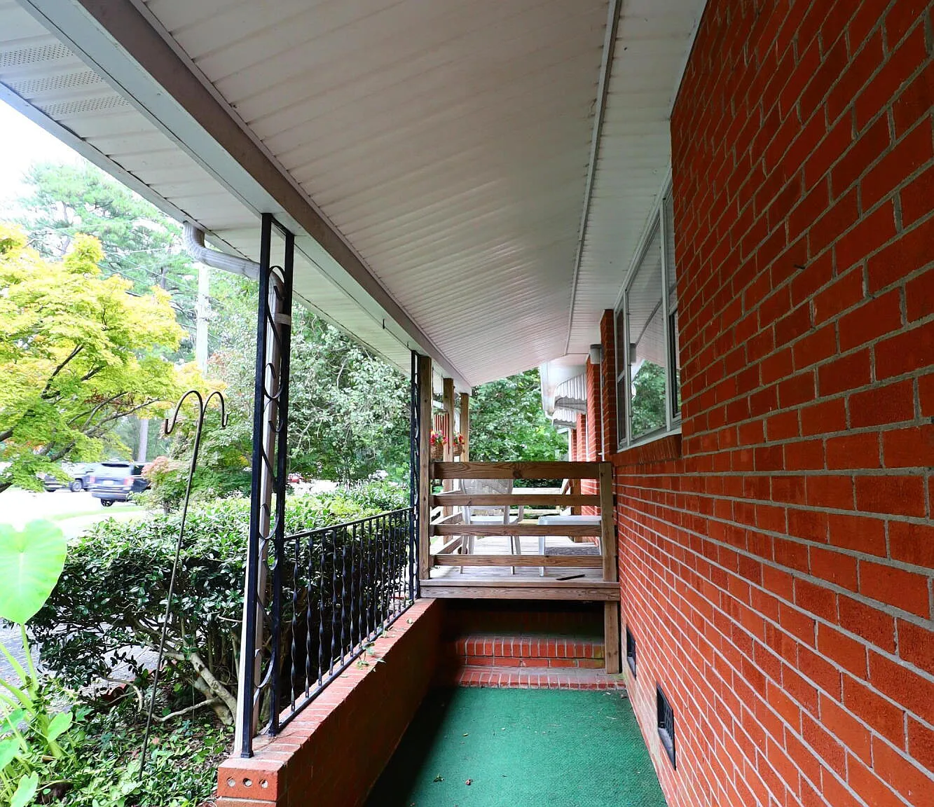 3 bed, 1.5 bath, 1400 sqft, $1,495 — Photo 4