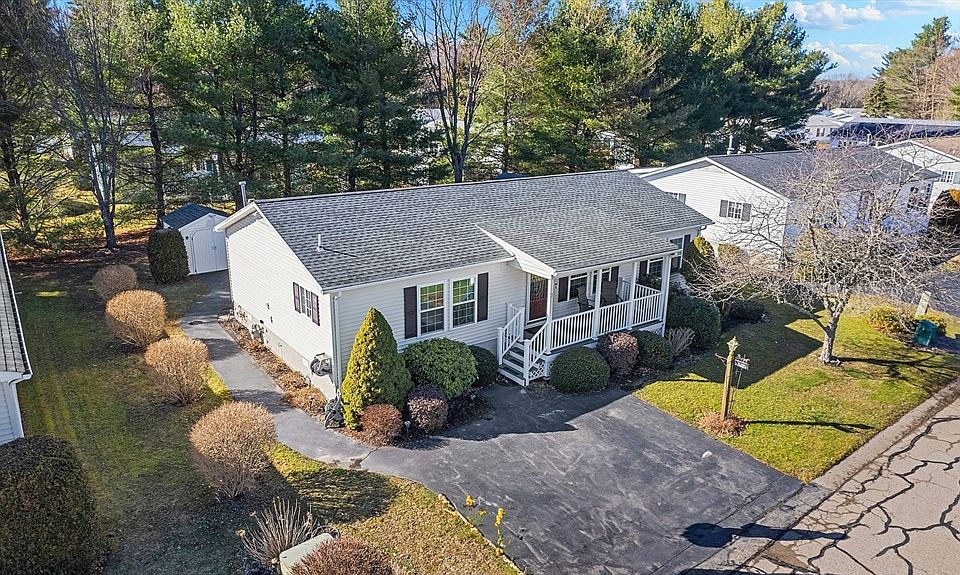 1st image of 7 Fieldwood Dr