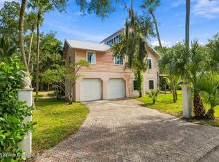 385 Live Oak Dr, Vero Beach, FL 32963