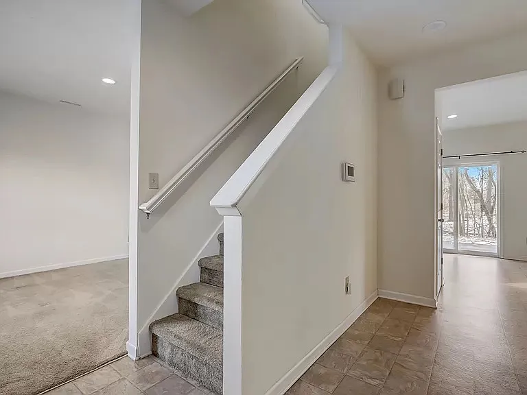 8961 Ingram Ln — Photo 7