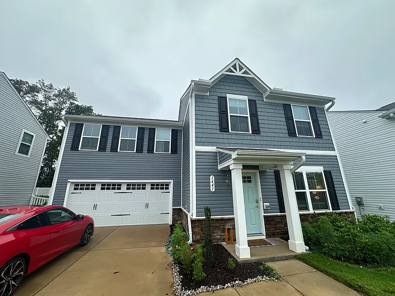 1441 Burgundy Bluff Ln — Photo 1