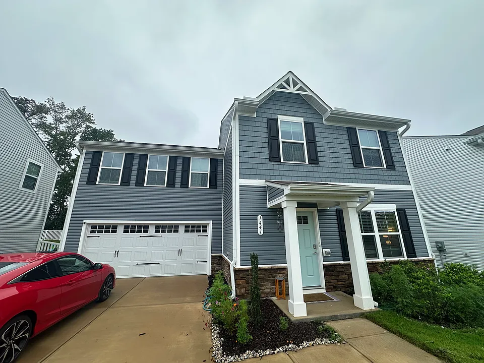 1441 Burgundy Bluff Ln