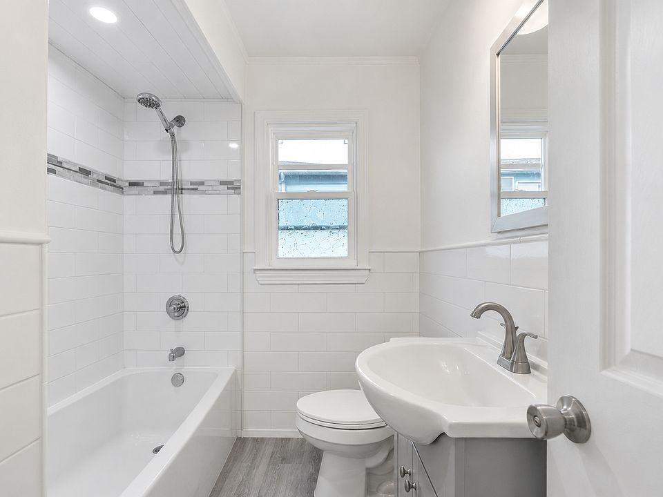 1st image of 51 E 14th St Floor 2