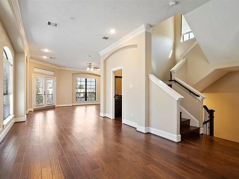 835 Garden Oaks Trce — Photo 5