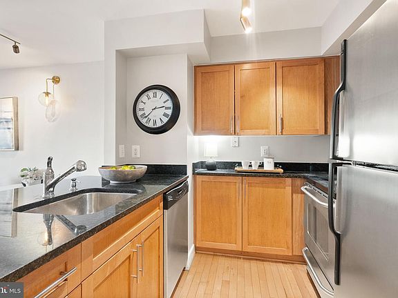 4th image of 7500 Woodmont Ave #S520