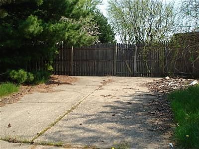 4th image of 1422 Texas Dr