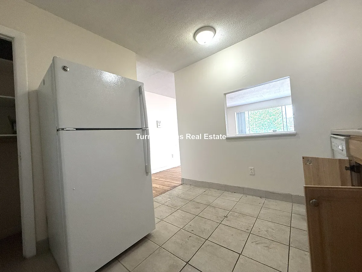 Building Photo - 90B Gardner St #22