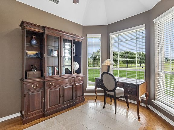 5th image of 408 Herron Cir