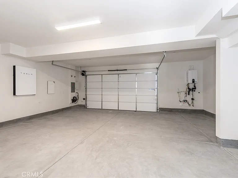 136 Seep — Photo 28