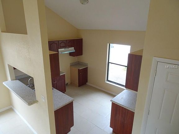 4th image of 3274 Laurel Dale Dr