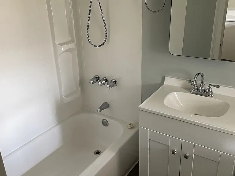 271 Cazenovia St #5 — Photo 4