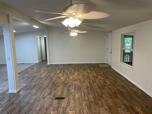 2nd image of 2115 Burnt Pine Ln