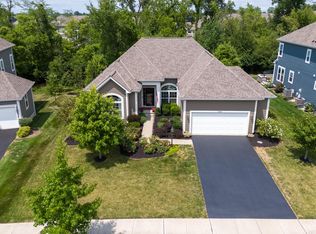 2430 Triple Crown Xing, Powell, OH 43065
