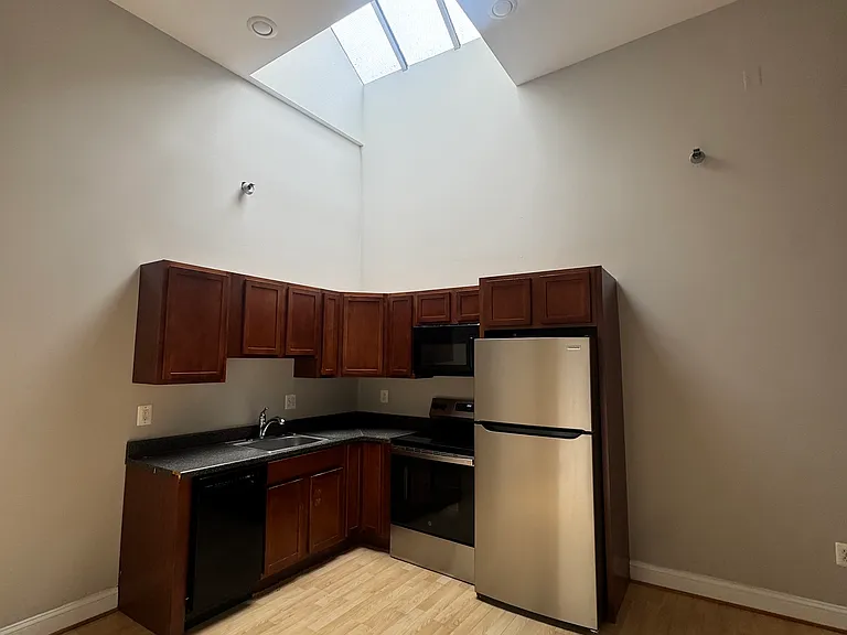 9 N 3rd St #2D — Photo 3