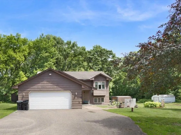22071 Juniper St NW, Oak Grove, MN 55011