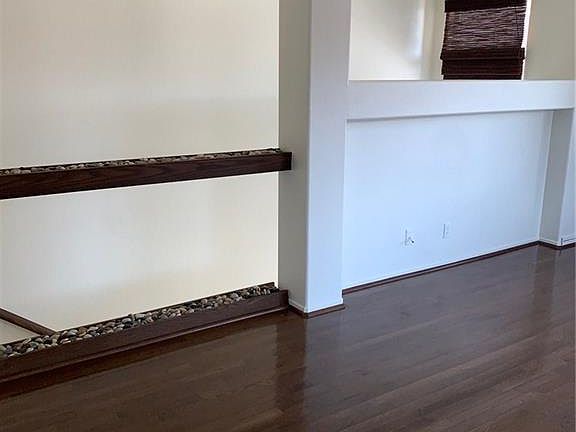 4th image of 278 Woodcrest Ln
