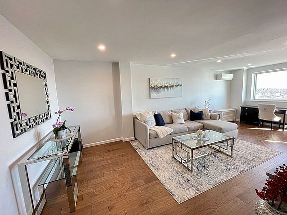 2nd image of 377 N Broadway APT 507